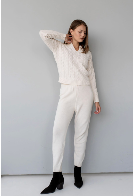 Молочний в'язаний костюм поло коса — 642070. Maritel. Зображення 4 Молочний в'язаний костюм поло коса — 642070. Maritel. Зображення 4