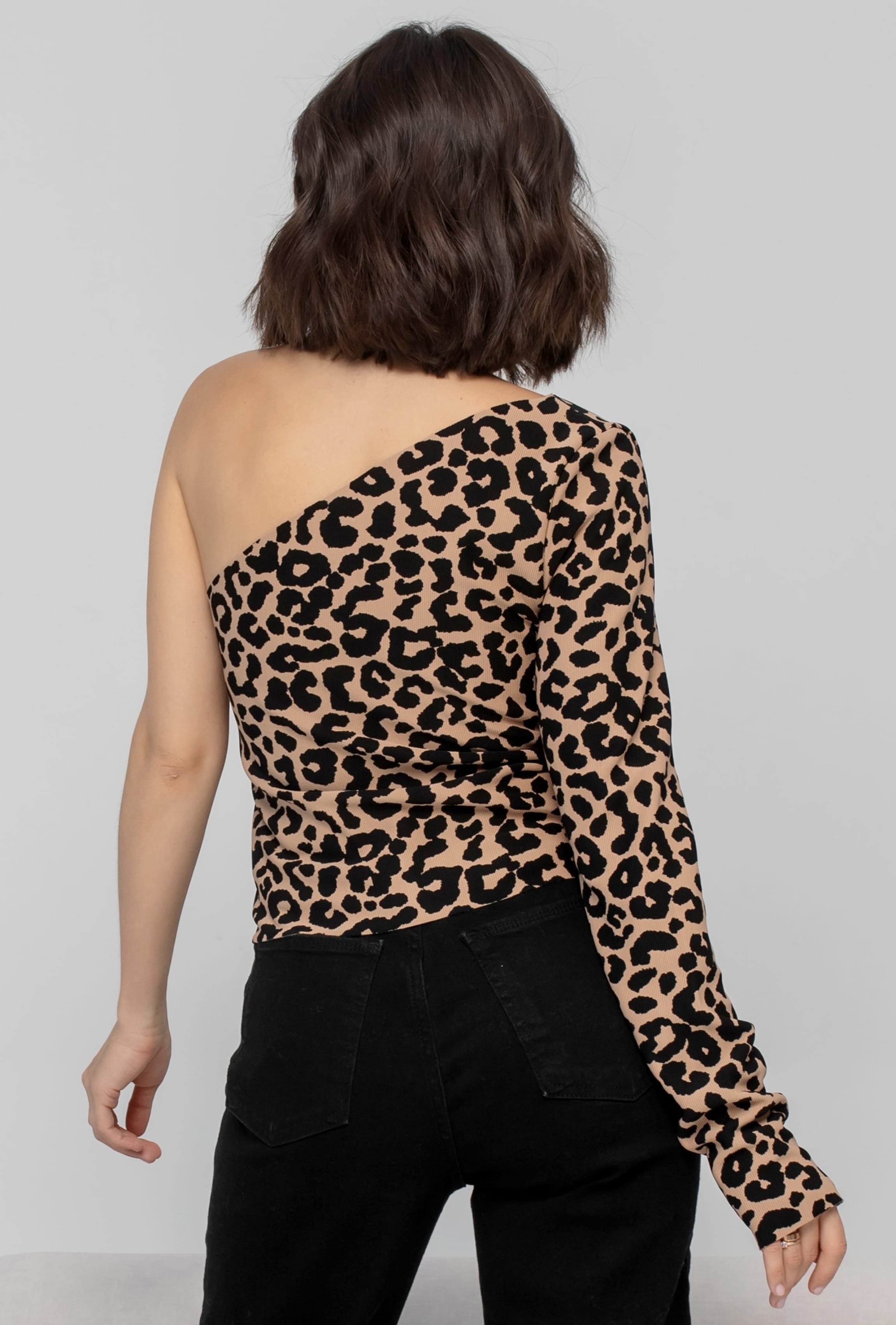 Коричневая кофта леопард на одно плечо — 549348. Maritel. Изображенние 2 Коричневая кофта леопард на одно плечо — 549348. Maritel. Изображенние 2