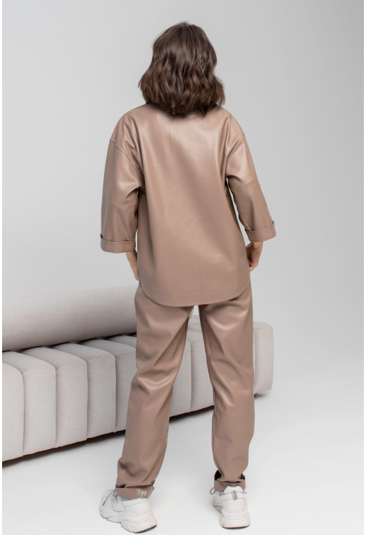 Бежевый костюм с экокожи — 363584. Maritel. Изображенние 2 Бежевый костюм с экокожи — 363584. Maritel. Изображенние 2