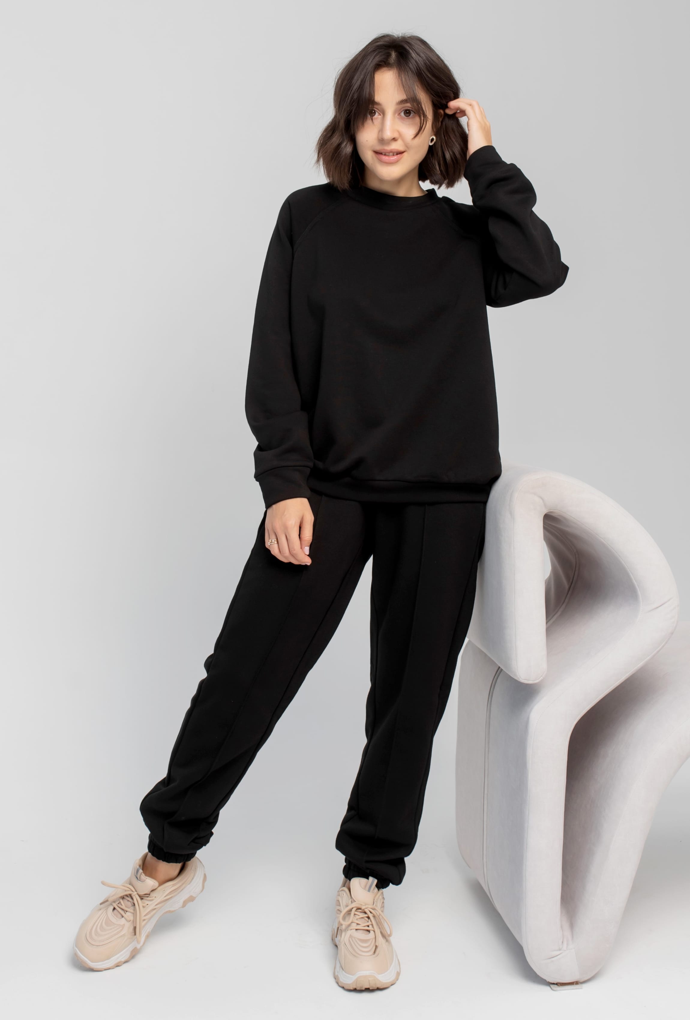 Черный спортивный костюм с отстрочкой —  287277. Maritel