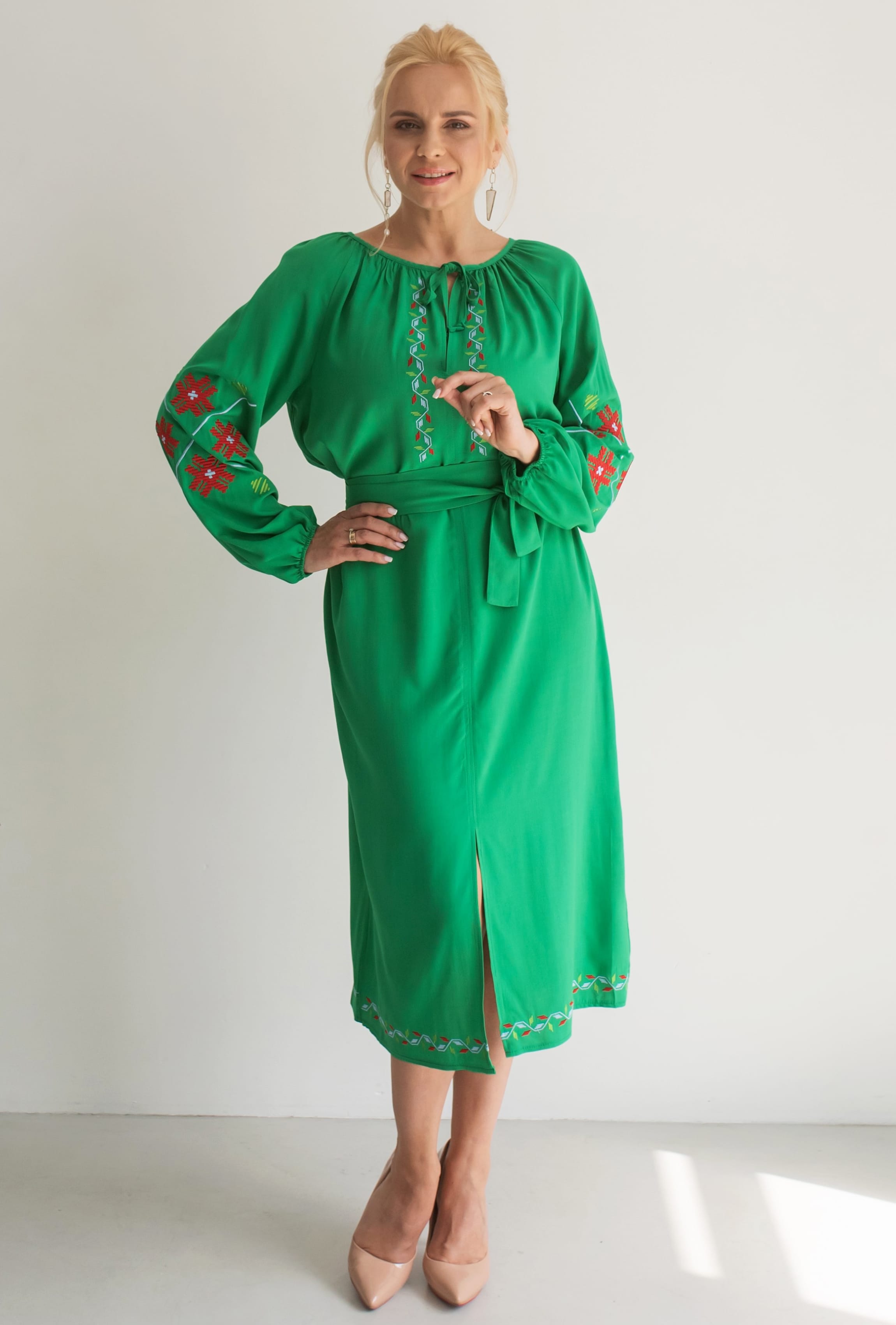 Зеленое платье Украина с вышивкой —  554231. Maritel Зеленое платье Украина с вышивкой —  554231. Maritel