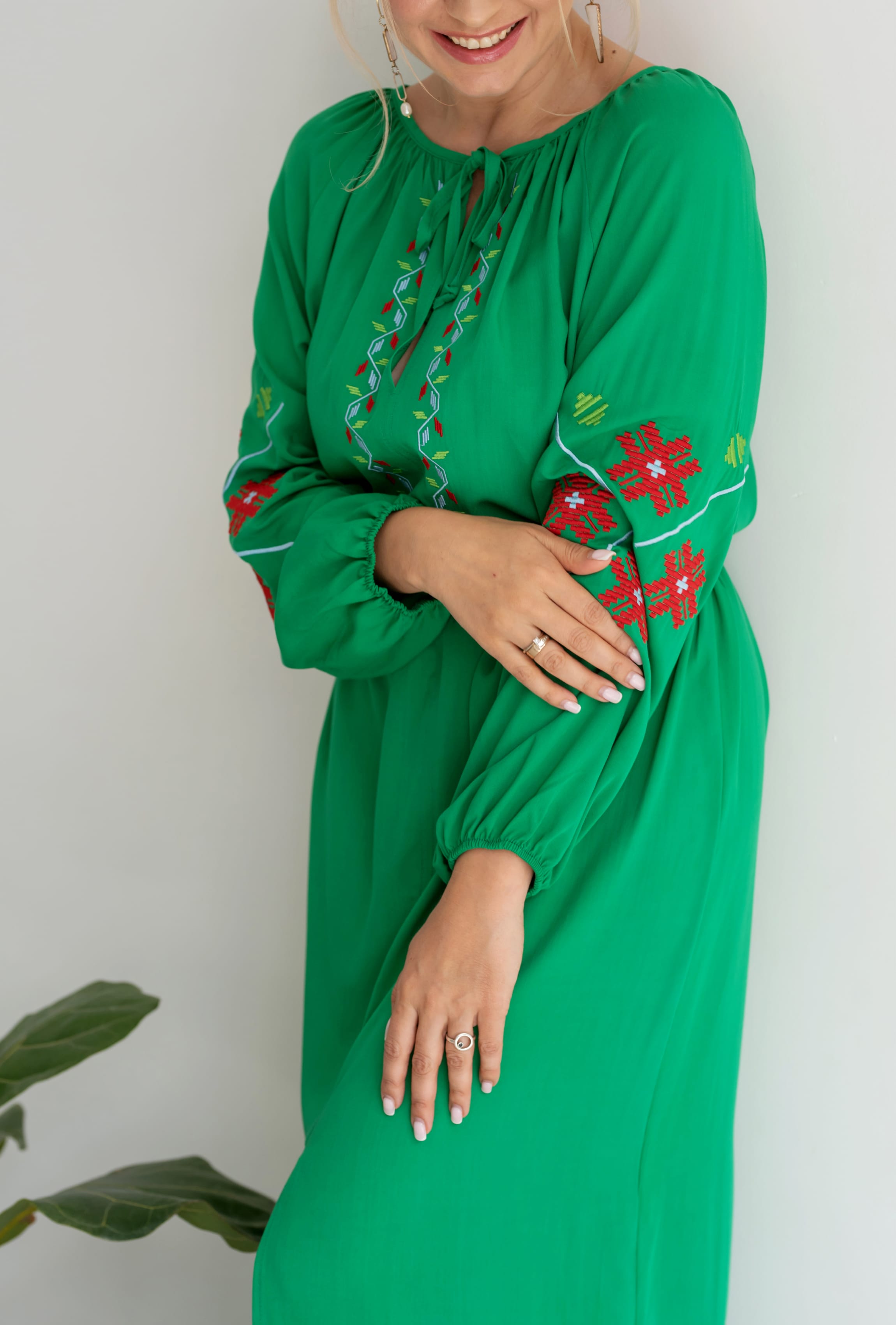 Зеленое платье Украина с вышивкой —  554231. Maritel. Изображенние 4 Зеленое платье Украина с вышивкой —  554231. Maritel. Изображенние 4