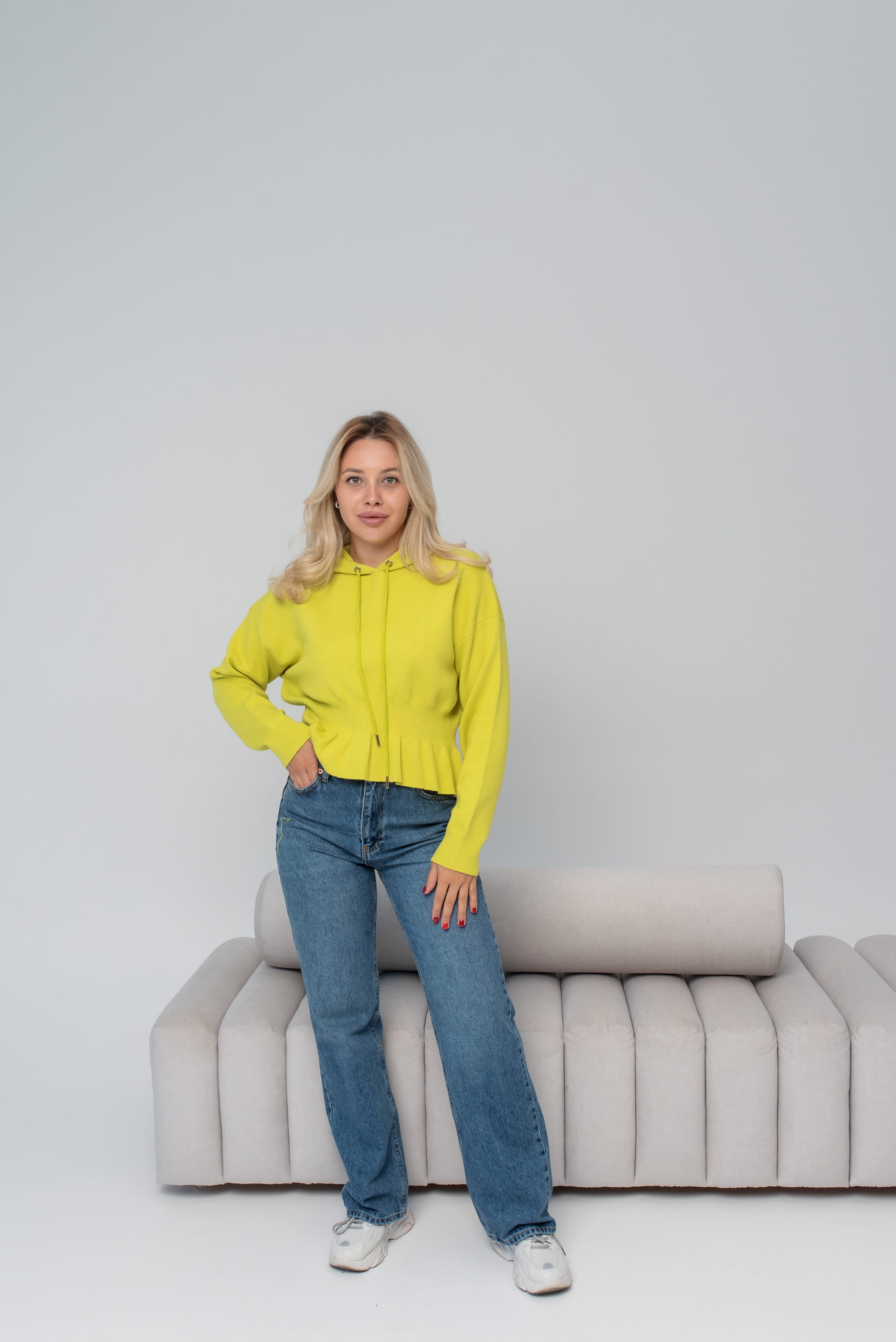 Кофта з баскою лайм —  852930. Maritel. Зображення 2