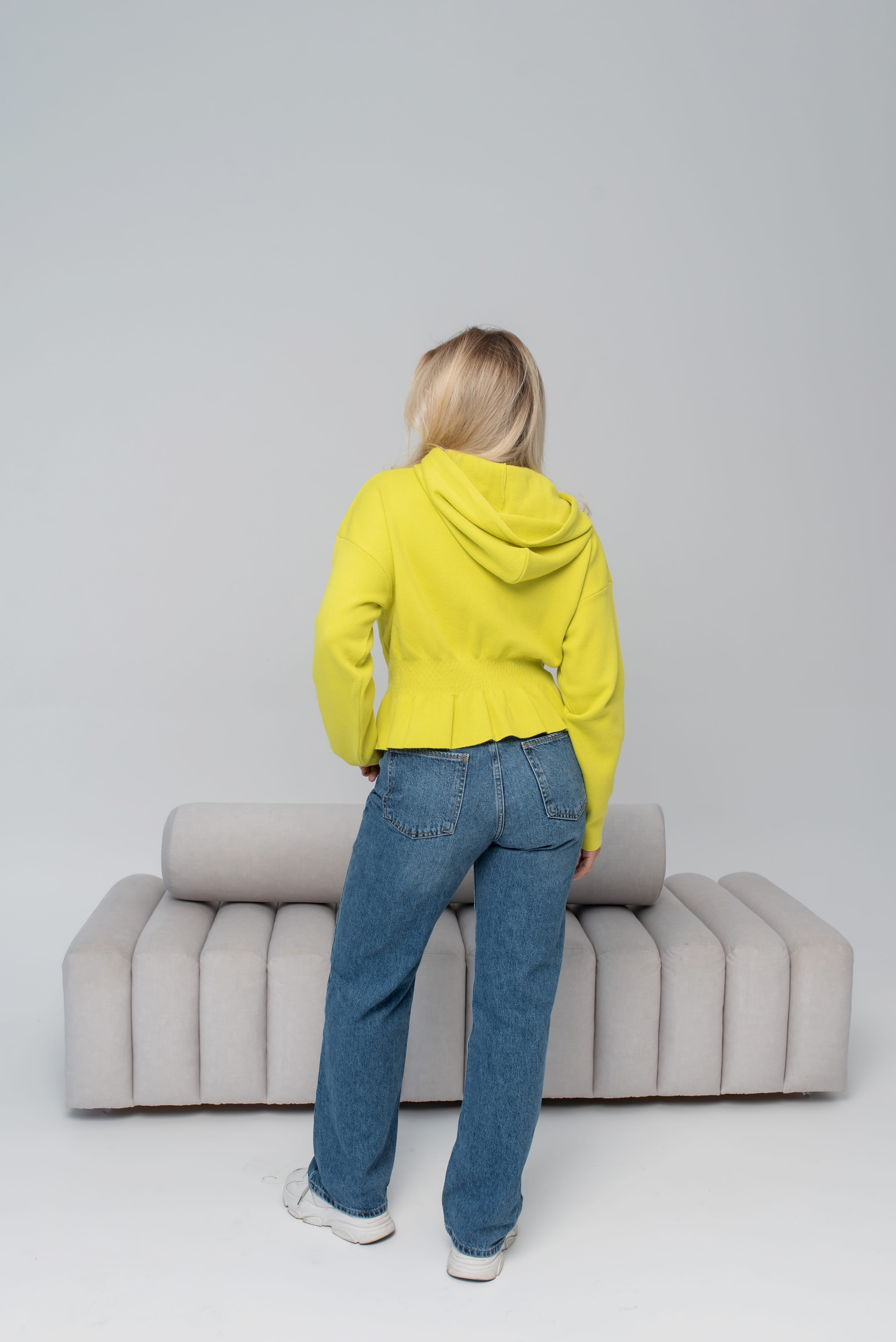 Кофта з баскою лайм —  852930. Maritel. Зображення 3