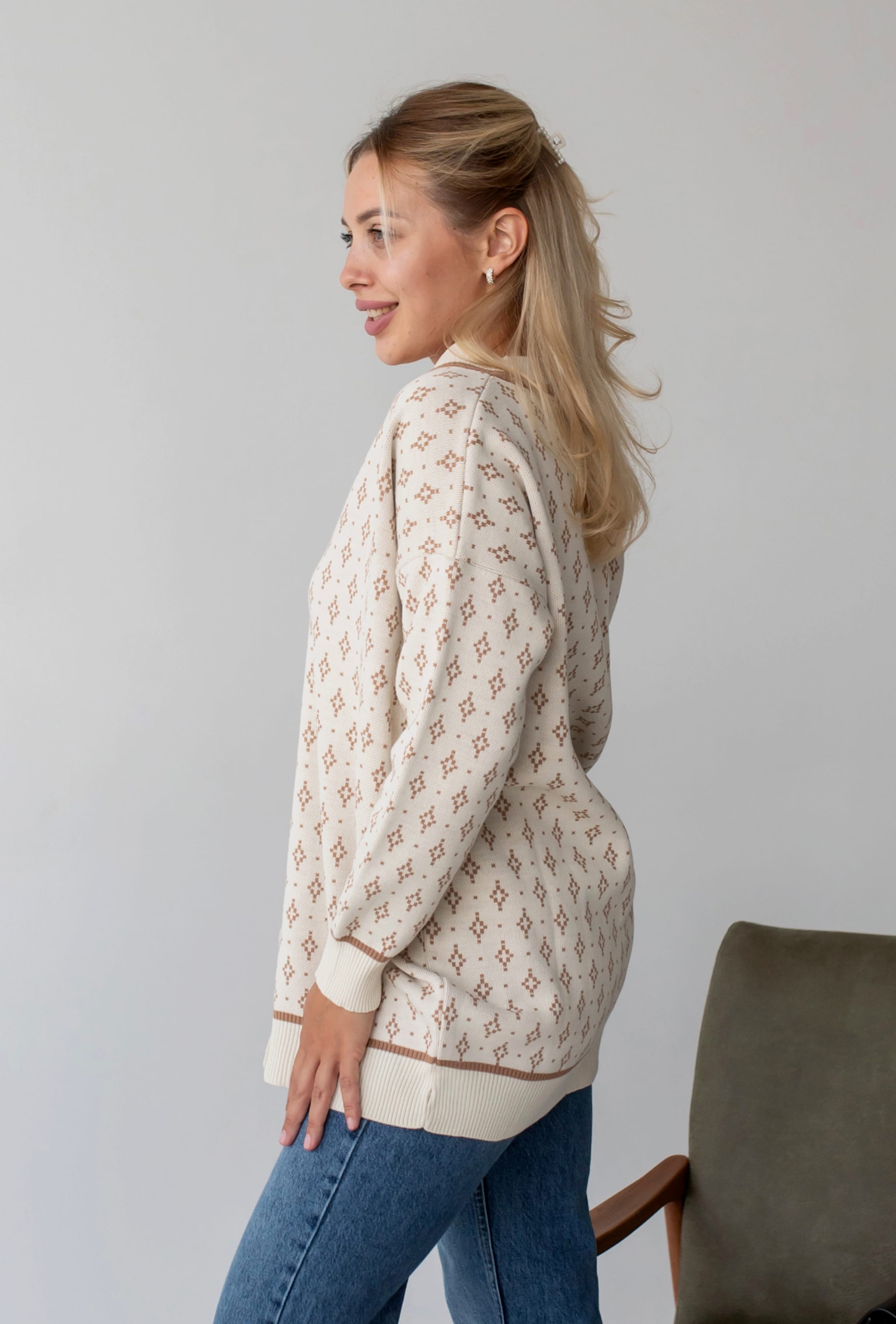 Бежевий кардиган з роговими гудзиками — 313343. Maritel. Зображення 1 Бежевий кардиган з роговими гудзиками — 313343. Maritel. Зображення 1