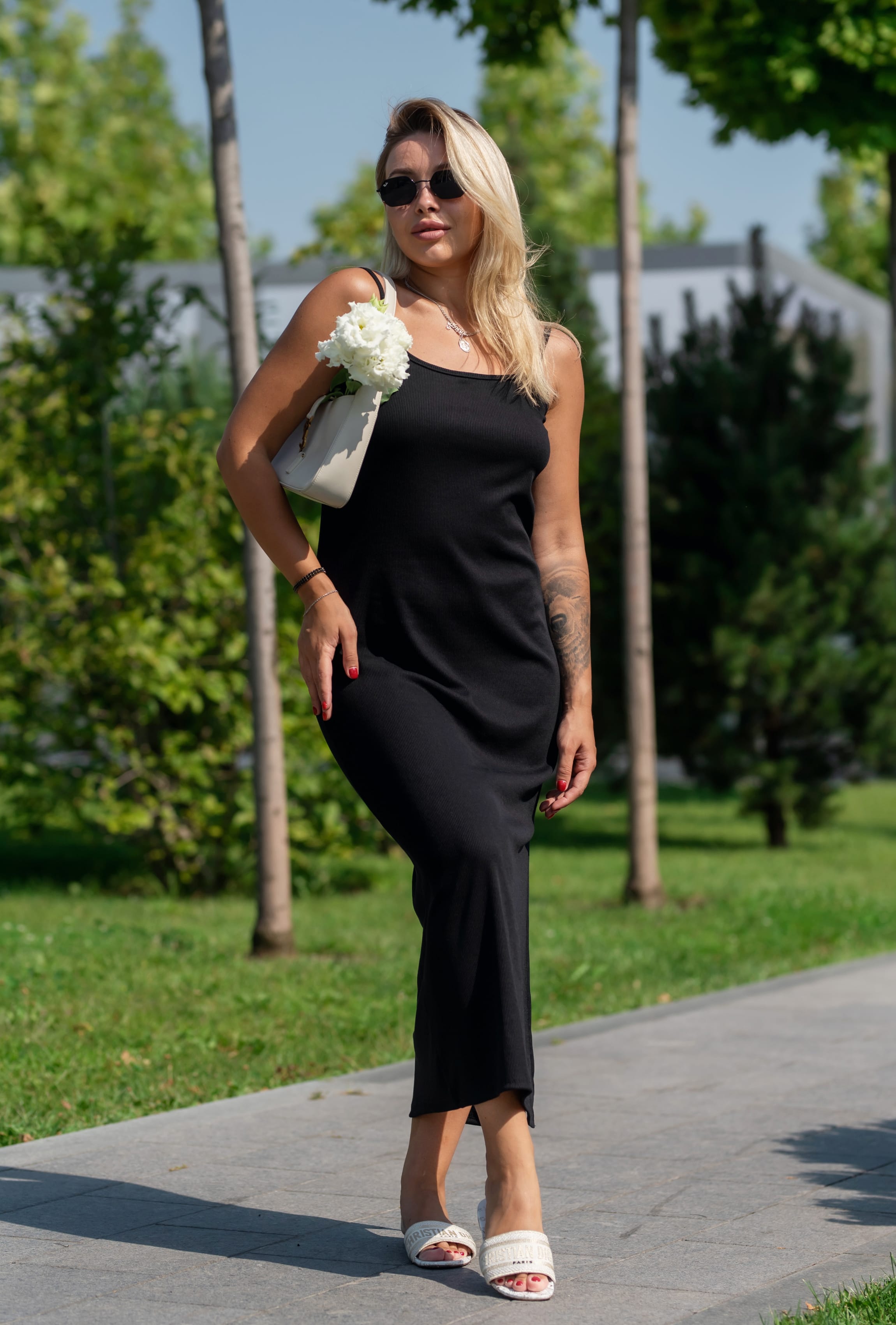 Черное платье в рубчик на бретелях —  795396. Maritel. Изображенние 3 Черное платье в рубчик на бретелях —  795396. Maritel. Изображенние 3