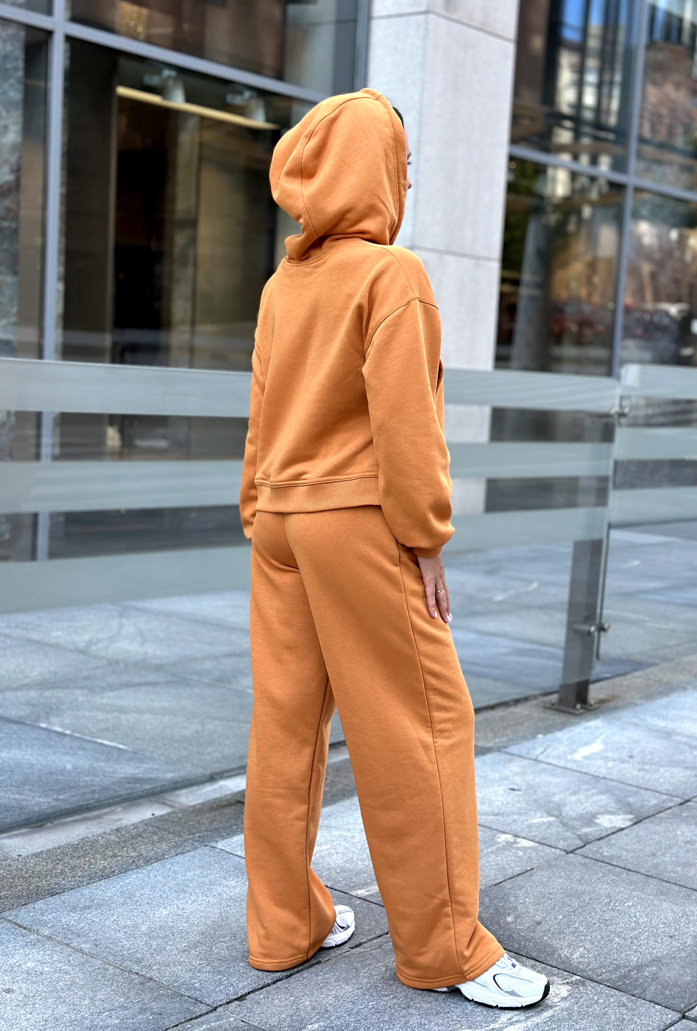 Оранжевый костюм петля с укороченной кофтой —  414385. Maritel. Изображенние 2