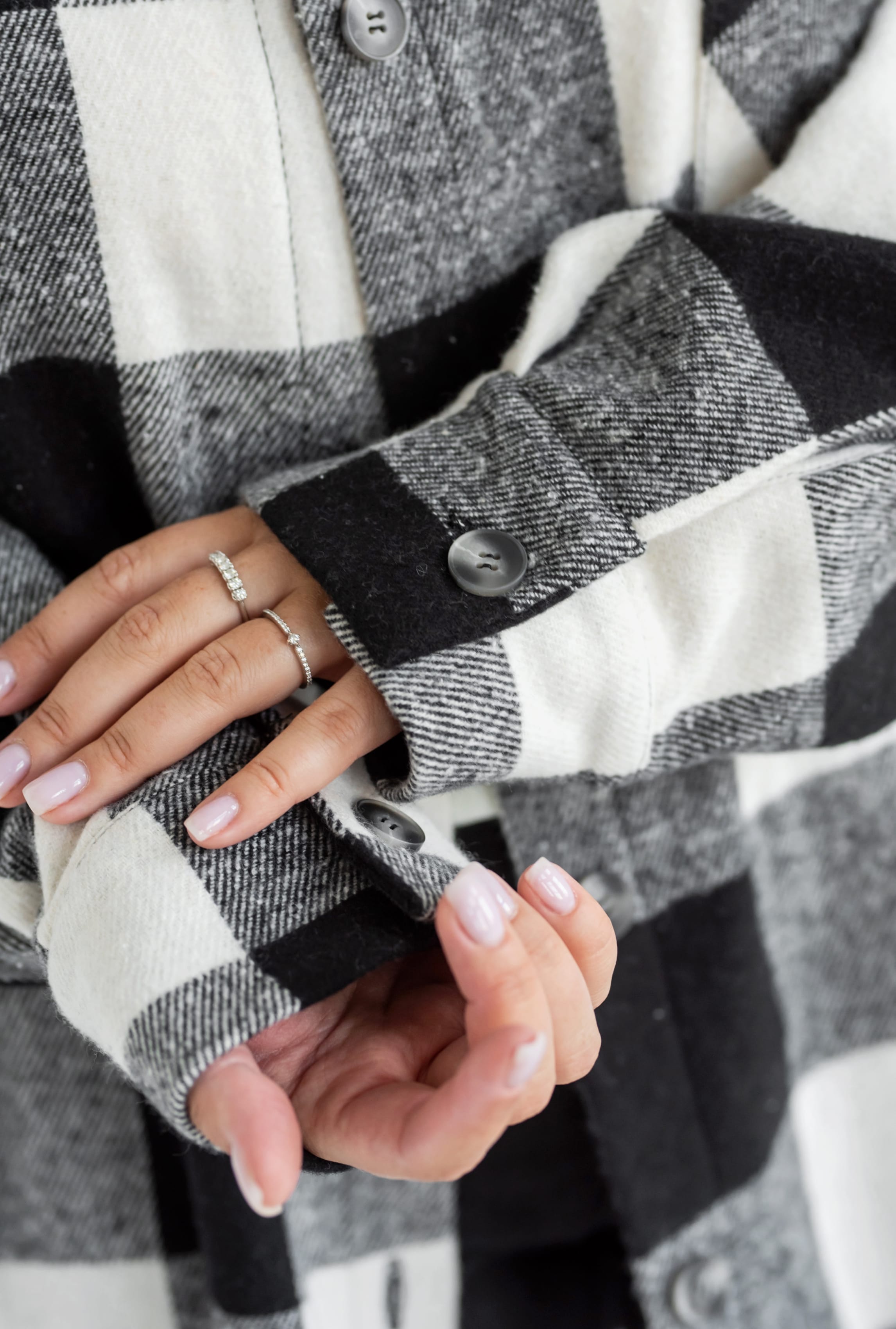 Серая теплая рубашка в клетку  —  233381. Maritel. Изображенние 4