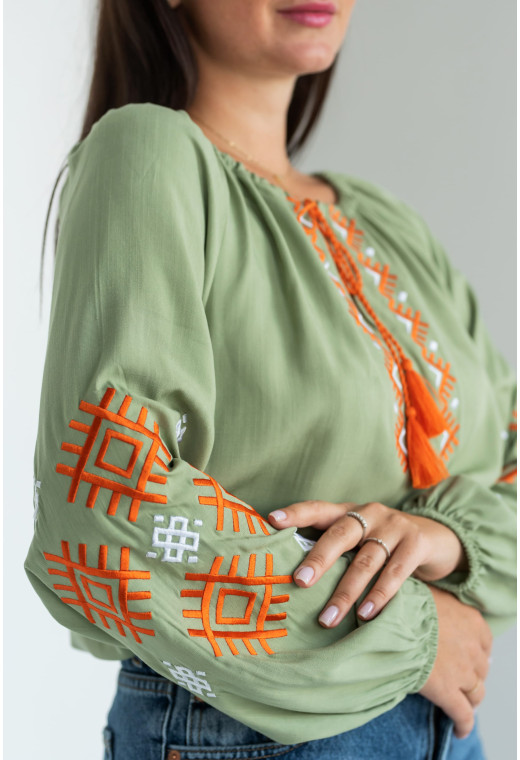 Оливковая вышиванка — 569538. Maritel. Изображенние 1 Оливковая вышиванка — 569538. Maritel. Изображенние 1