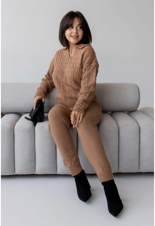 Коричневий в'язаний костюм поло коса — 769935. Maritel. Зображення 4 Коричневий в'язаний костюм поло коса — 769935. Maritel. Зображення 4