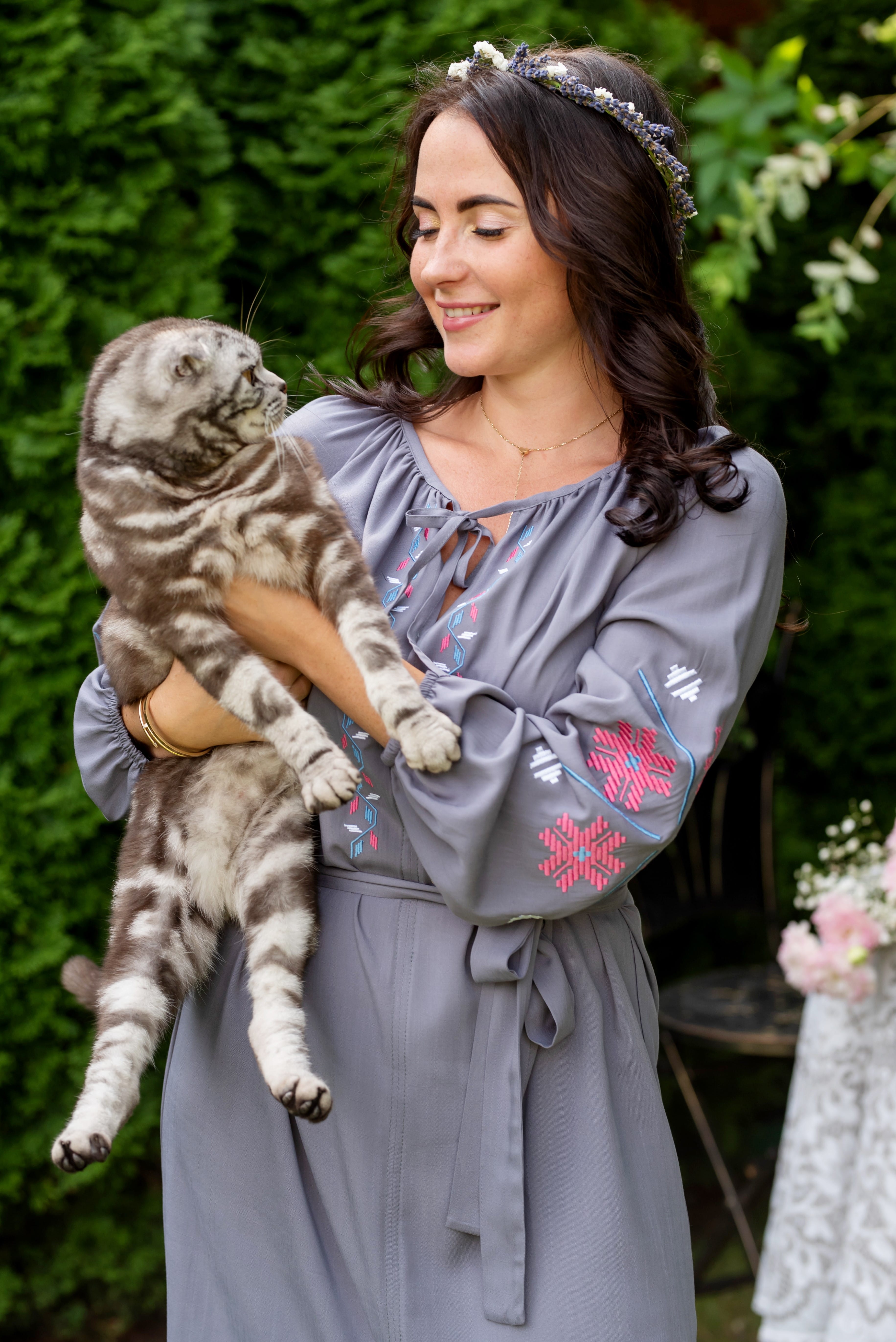 Серое платье Украина с вишивкой —  454120. Maritel. Изображенние 6 Серое платье Украина с вишивкой —  454120. Maritel. Изображенние 6