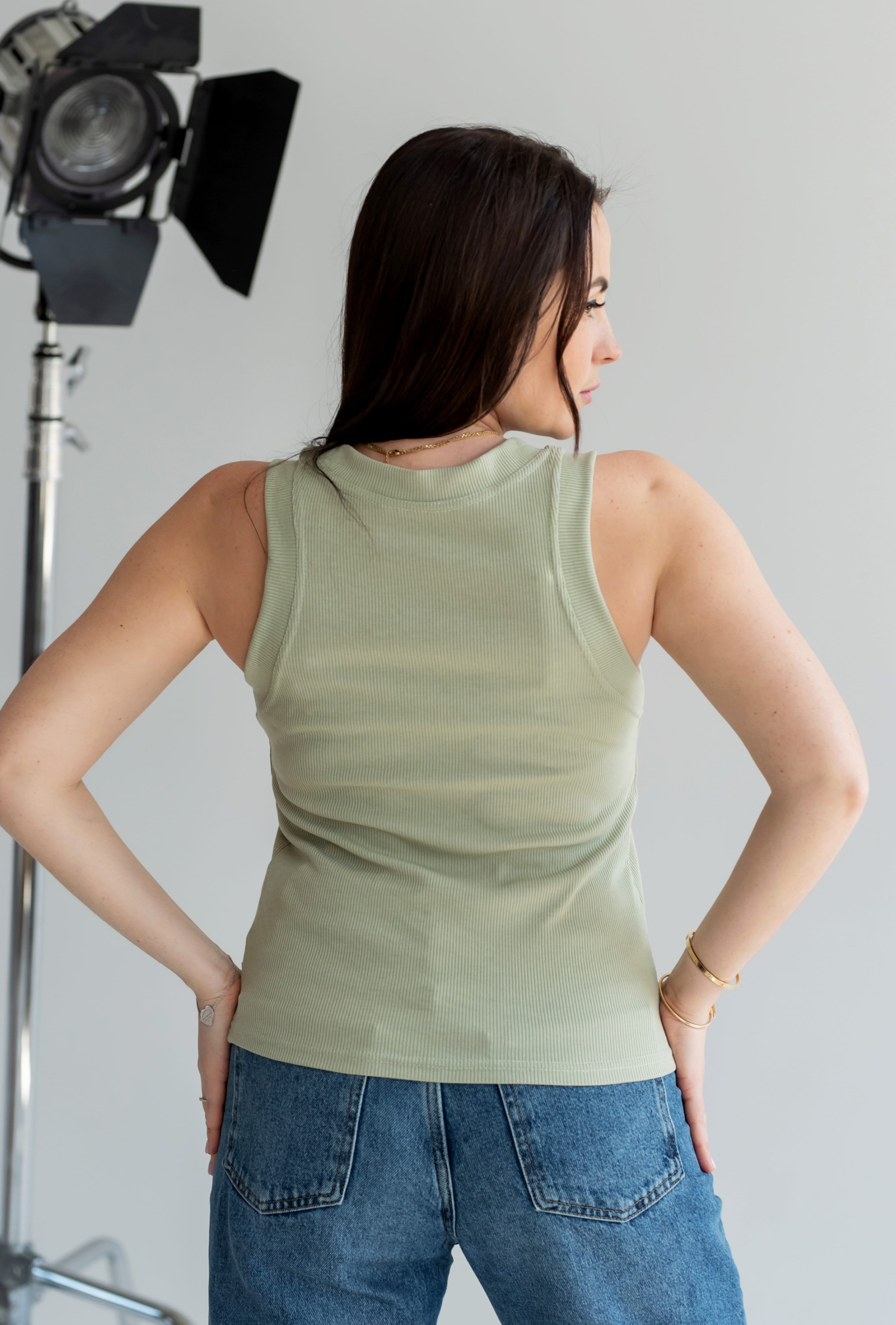 Оливковая майка в рубчик —  996389. Maritel. Изображенние 2