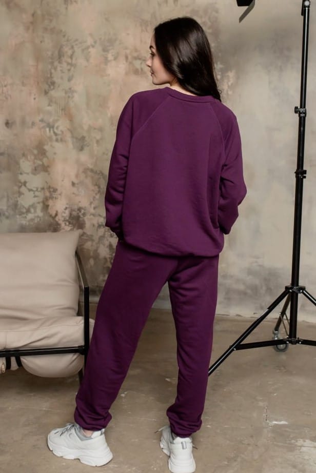 Фиолетовый спортивный костюм с отсрочкой —  312059. Maritel. Изображенние 2