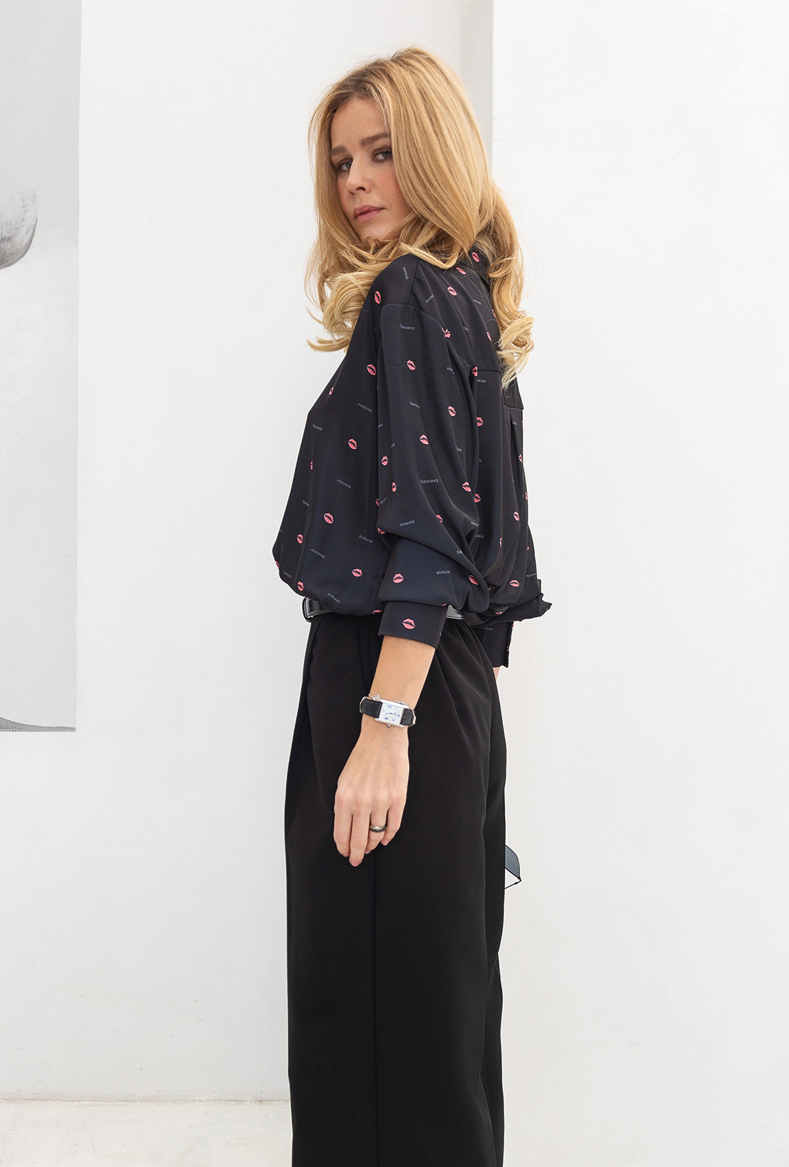Черная шелковая рубашка с принтом — 501121. Maritel. Изображенние 1 Черная шелковая рубашка с принтом — 501121. Maritel. Изображенние 1