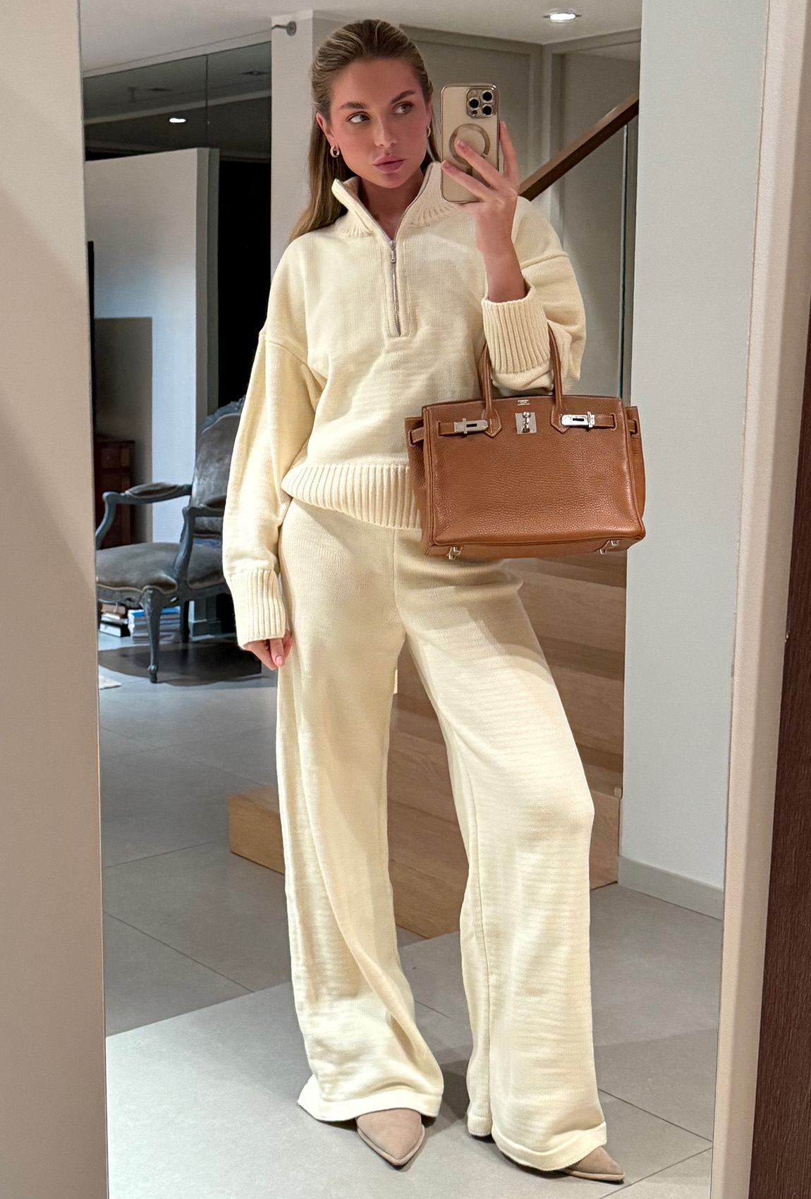 Кремовый вязаный костюм с молнией —  646312. Maritel