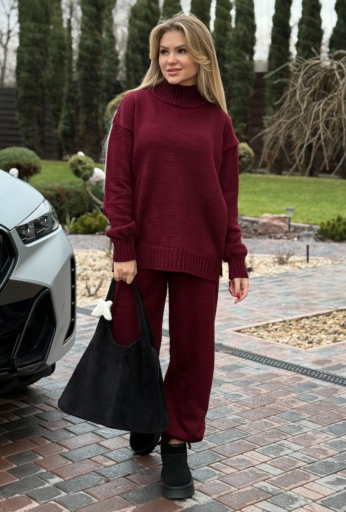 Бордовый вязаный костюм с разрезами —  407638. Maritel