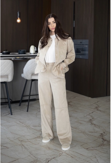 Бежевий замшевий костюм. Maritel. Зображення 9