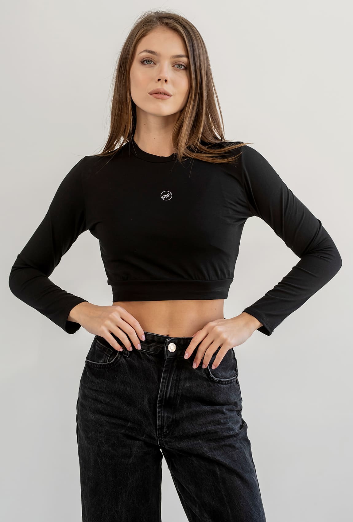 Черный кроп-топ —  416915. Maritel