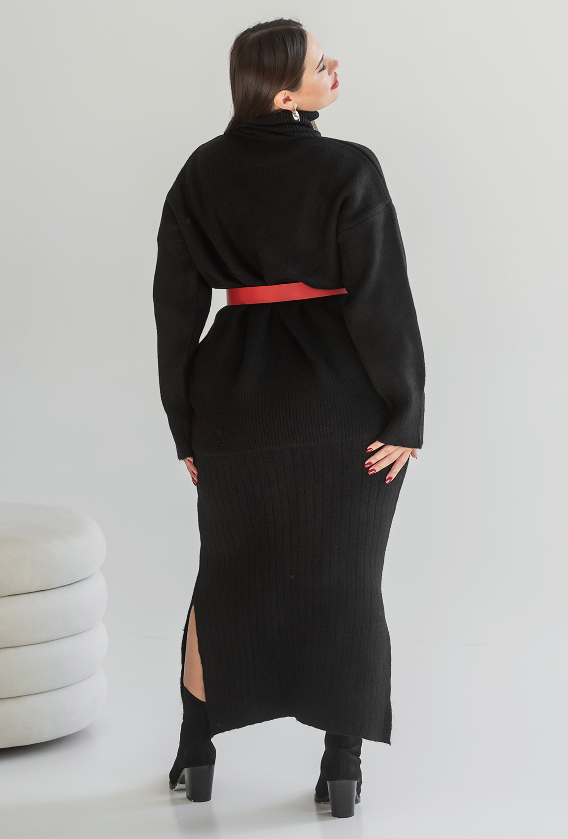 Черный вязаный костюм с юбкой —  564806. Maritel. Изображенние 2