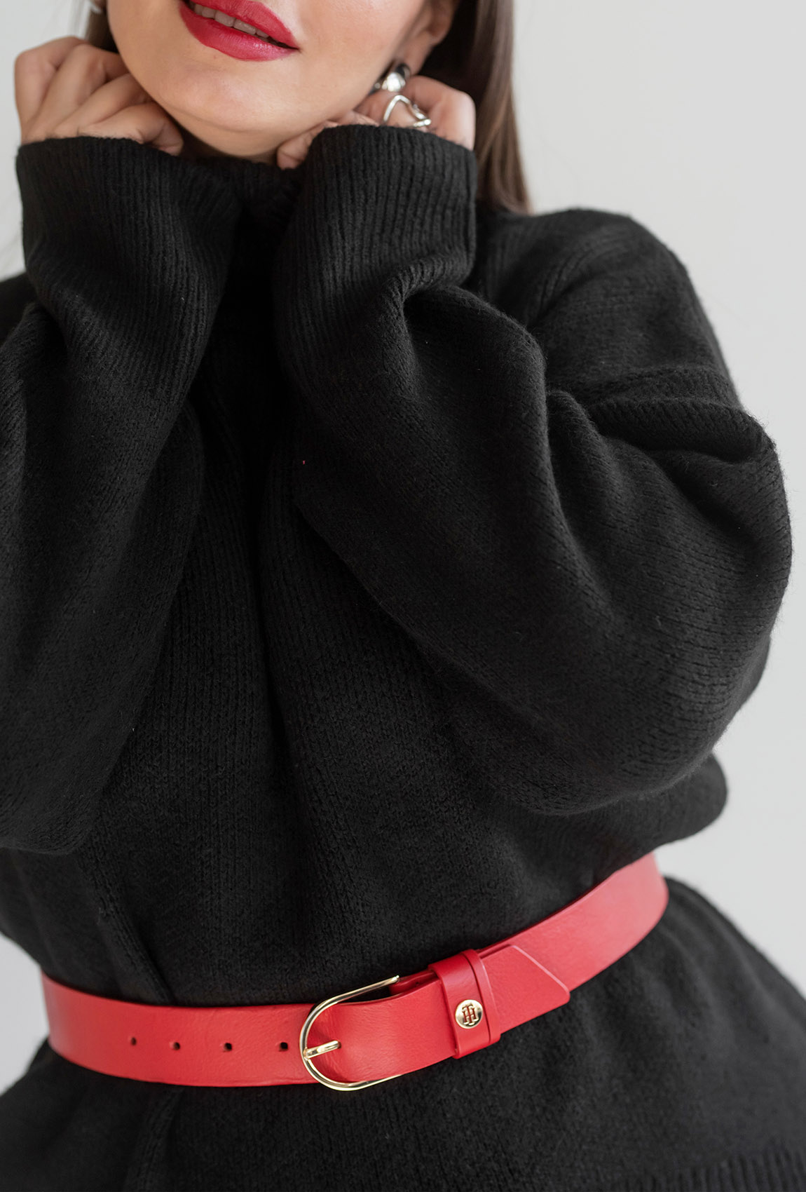 Черный вязаный костюм с юбкой —  564806. Maritel. Изображенние 3