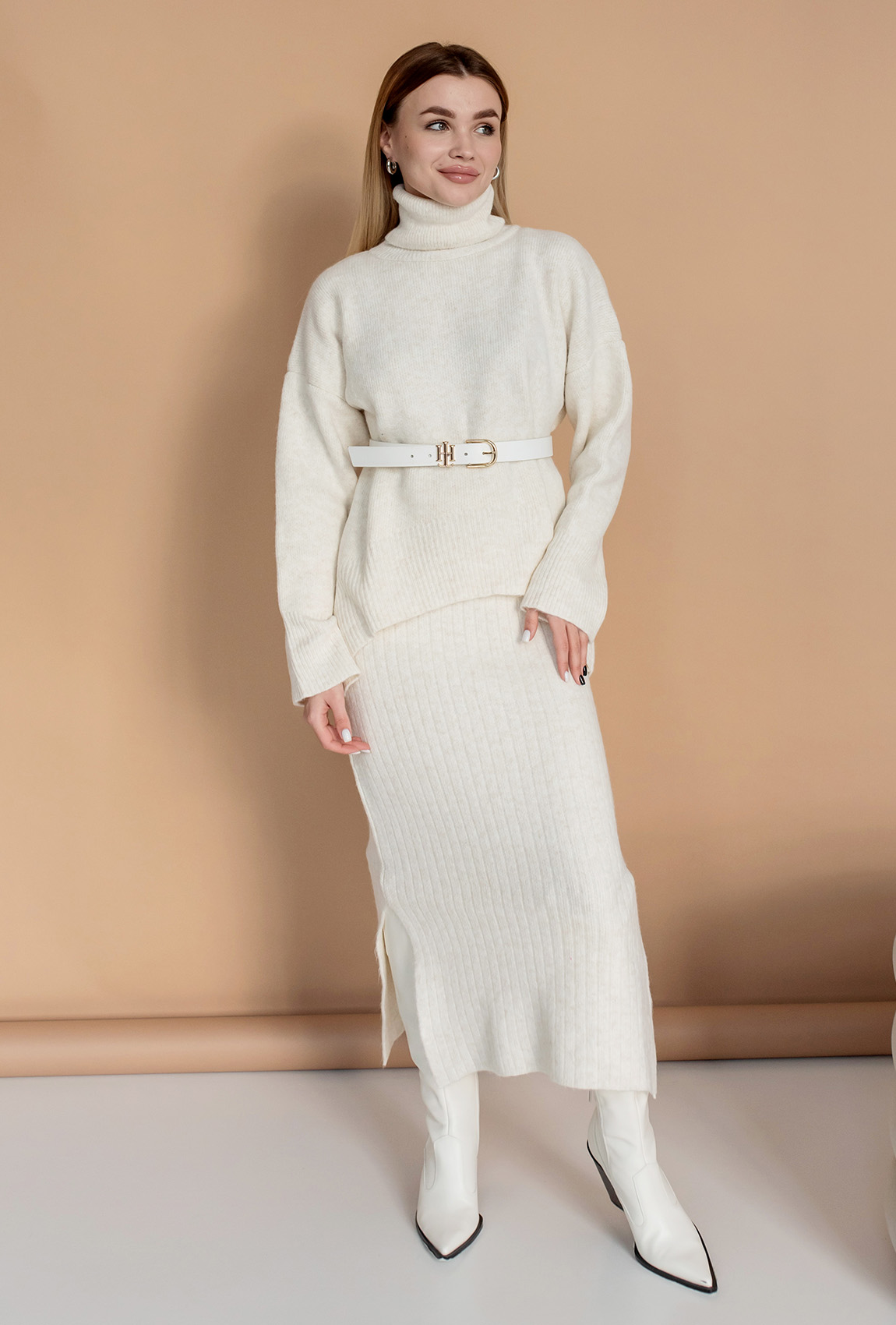 Костюм в'язка зі спідницею молоко —  340315. Maritel