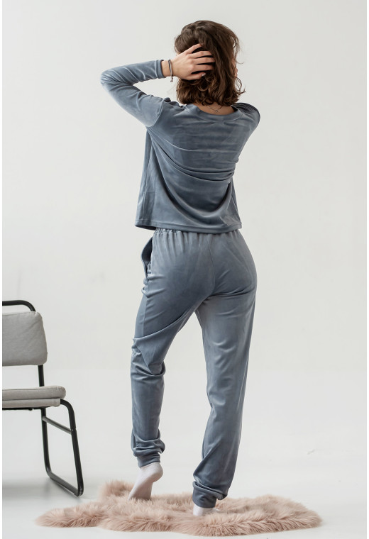 Сірий домашній велюровий костюм —  169663. Maritel. Зображення 1 Сірий домашній велюровий костюм —  169663. Maritel. Зображення 1