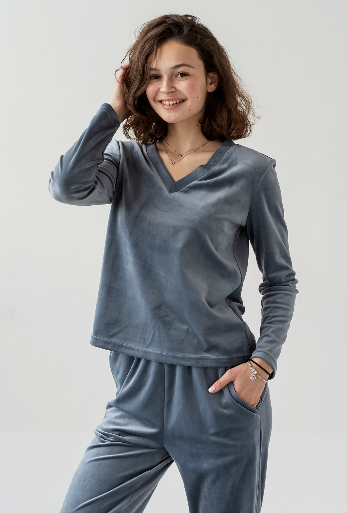 Сірий домашній велюровий костюм —  169663. Maritel. Зображення 2