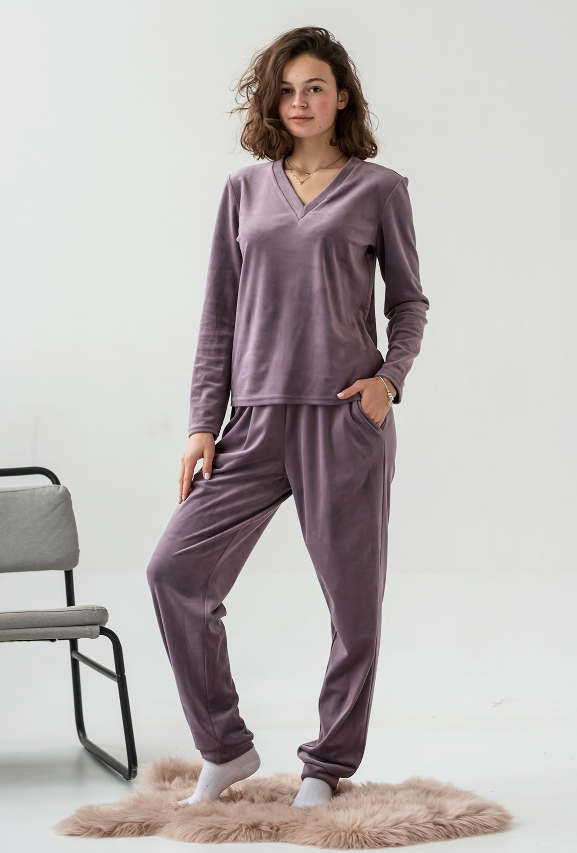 Лиловый домашний велюровый костюм —  766822. Maritel Лиловый домашний велюровый костюм —  766822. Maritel