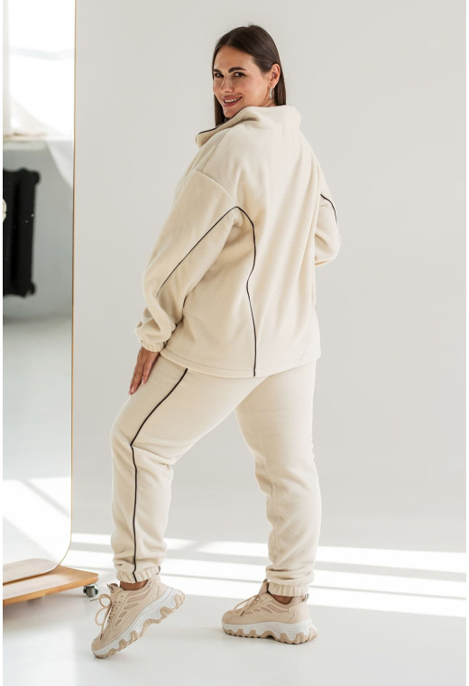 Бежевый костюм флис с кантом — 276027. Maritel. Изображенние 1 Бежевый костюм флис с кантом — 276027. Maritel. Изображенние 1