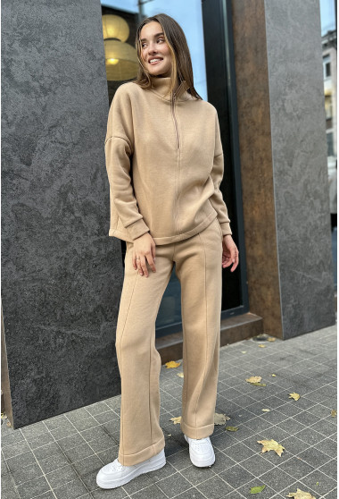 Бежевый костюм футер с молнией. Maritel. Изображенние 2
