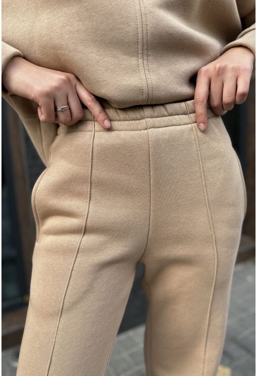 Бежевый костюм футер с молнией — 452795. Maritel. Изображенние 4 Бежевый костюм футер с молнией — 452795. Maritel. Изображенние 4