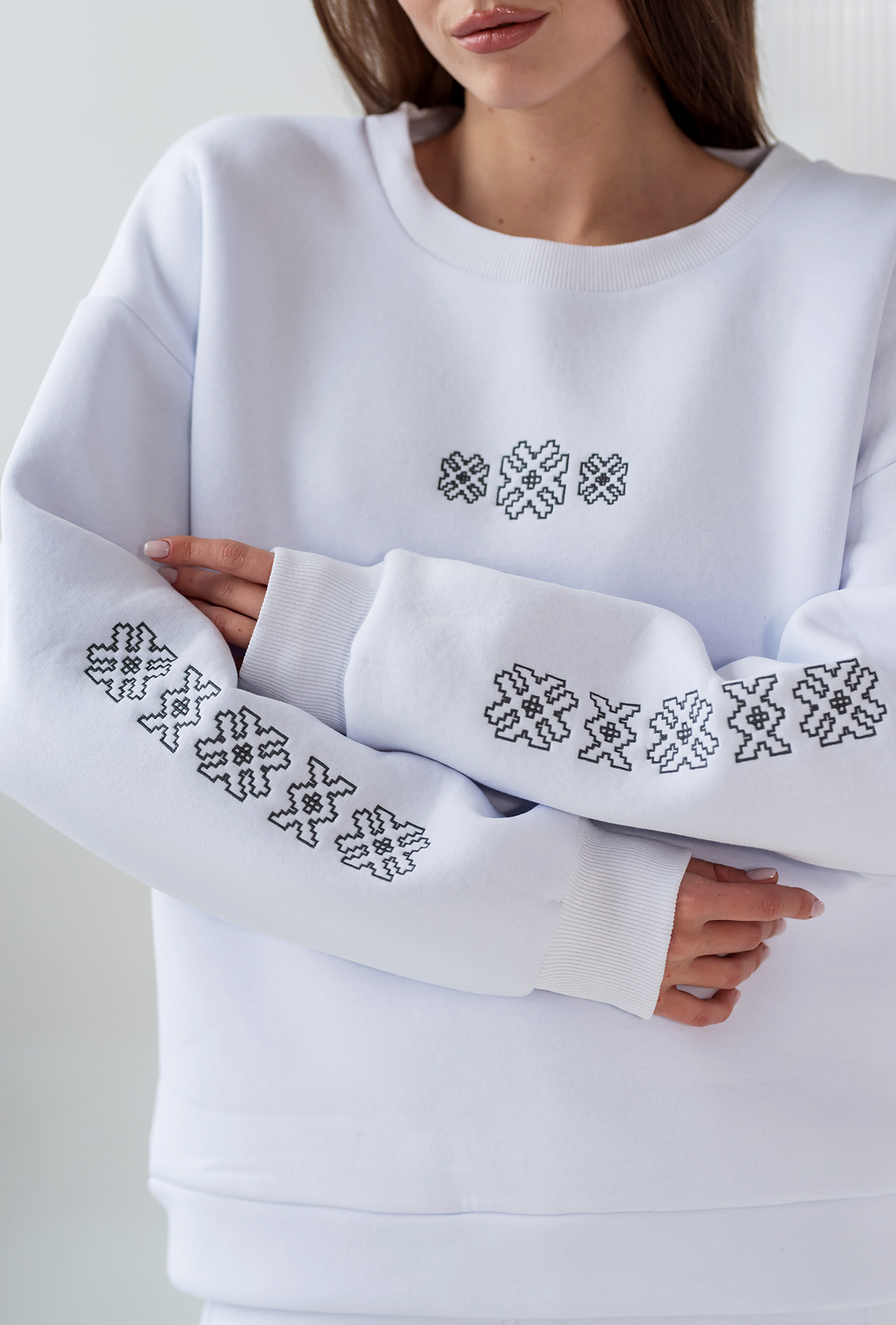 Костюм футер с вышивкой молоко —  719984. Maritel. Изображенние 5