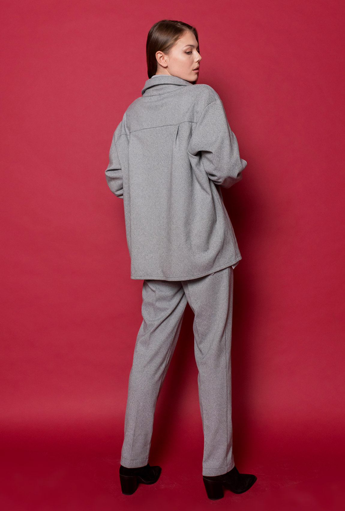 Серый кашемировый костюм —  354621. Maritel. Изображенние 1 Серый кашемировый костюм —  354621. Maritel. Изображенние 1