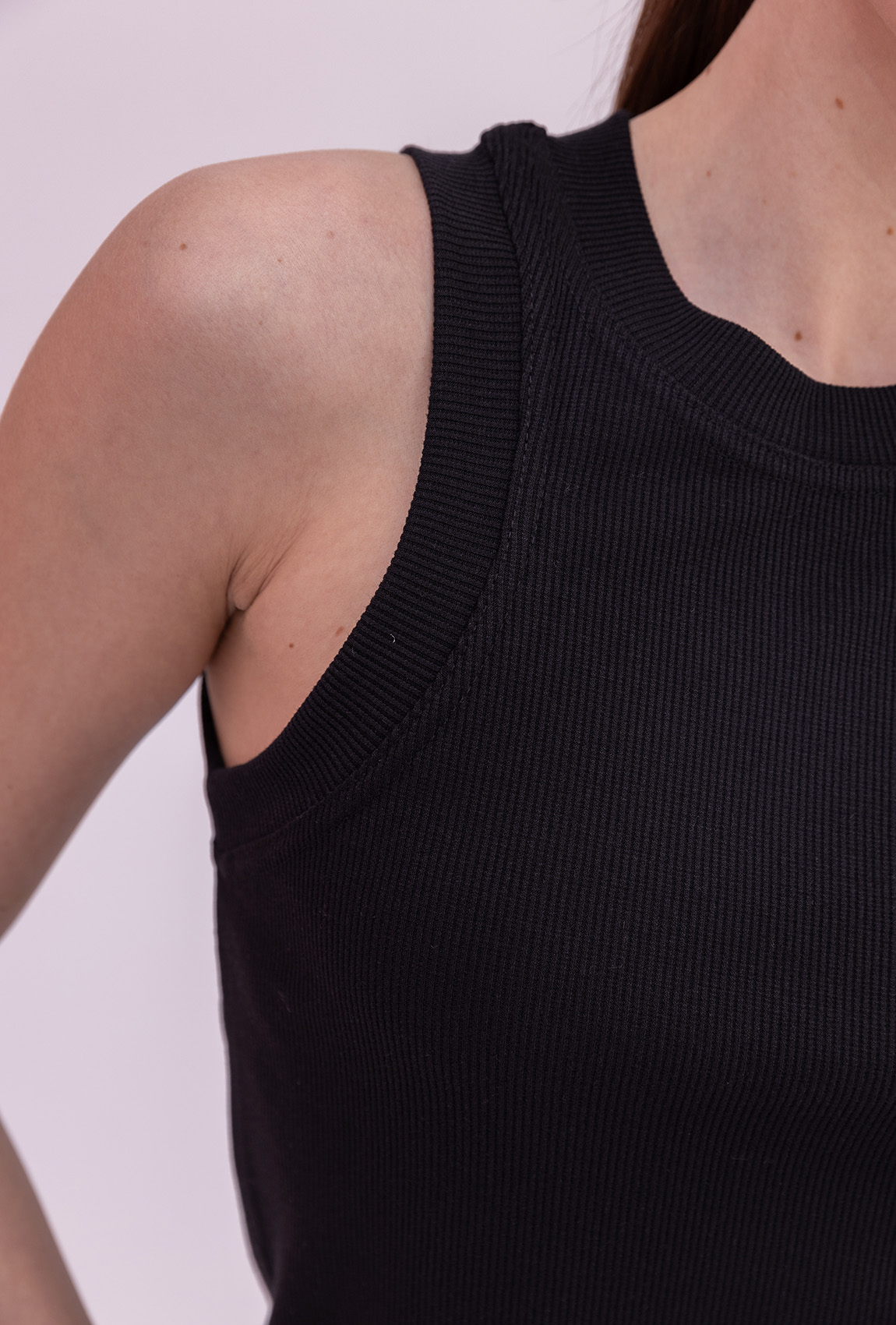 Черная майка в рубчик —  600505. Maritel. Изображенние 3