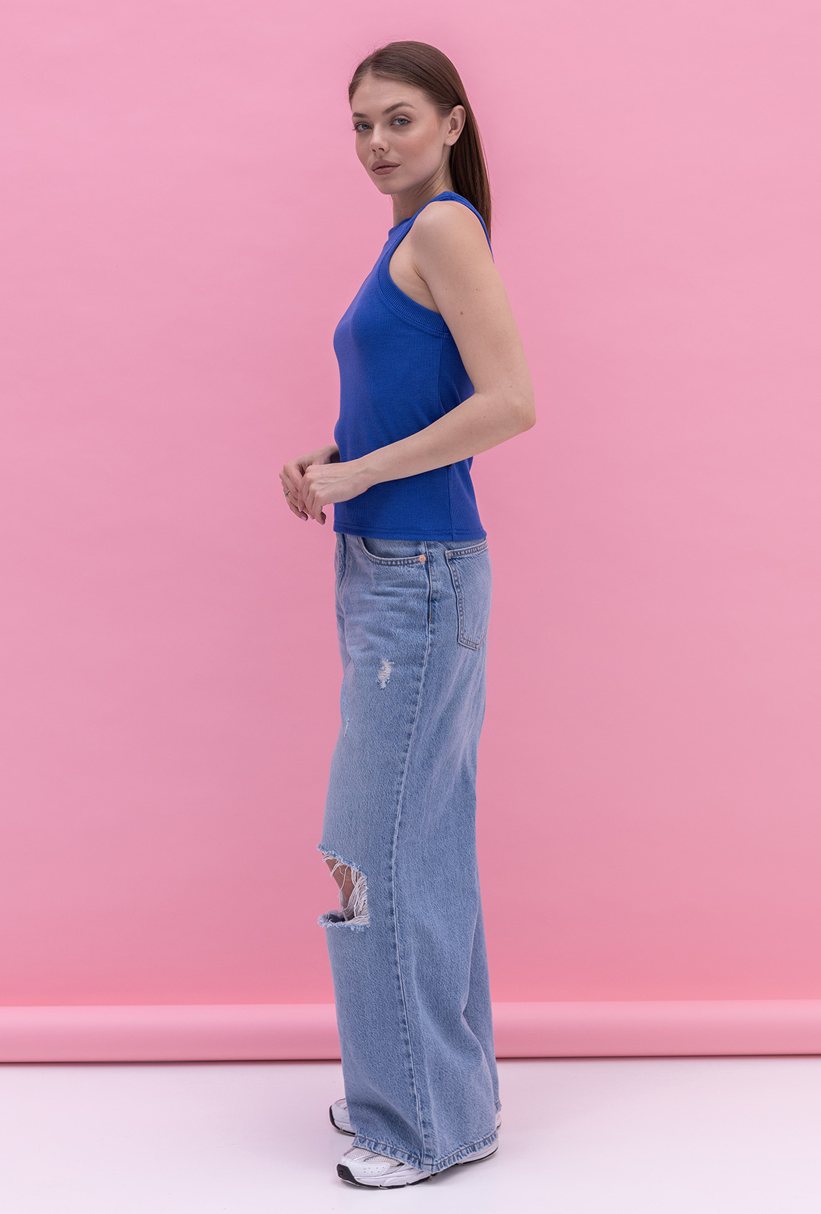 Майка в рубчик электрик —  694590. Maritel. Изображенние 1 Майка в рубчик электрик —  694590. Maritel. Изображенние 1