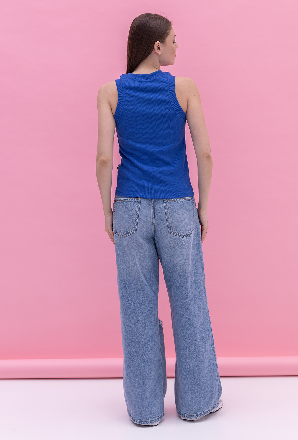 Майка в рубчик электрик —  694590. Maritel. Изображенние 2 Майка в рубчик электрик —  694590. Maritel. Изображенние 2