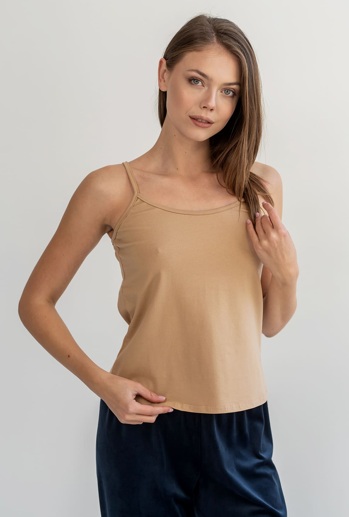 Бежевая майка на бретелях кулир — 620680. Maritel Бежевая майка на бретелях кулир — 620680. Maritel