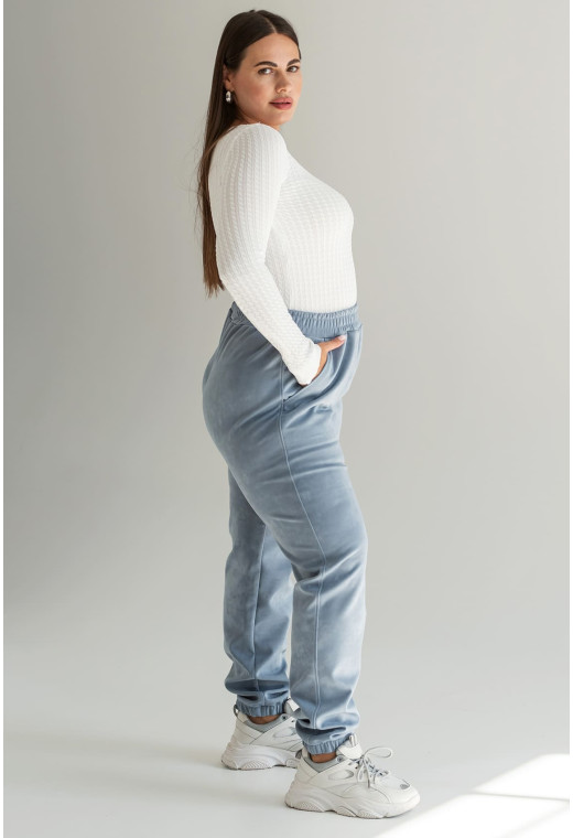 Штаны джогеры в цвете джинс — 823121. Maritel. Изображенние 1 Штаны джогеры в цвете джинс — 823121. Maritel. Изображенние 1