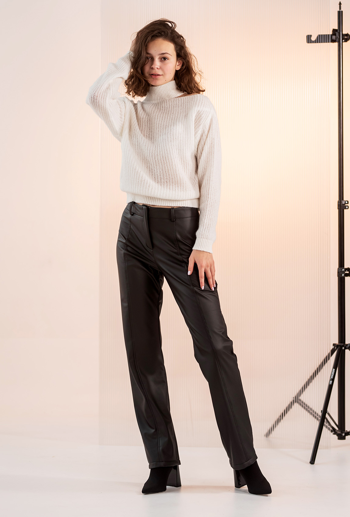 Чорні штани екошкіра — 716081. Maritel Чорні штани екошкіра — 716081. Maritel