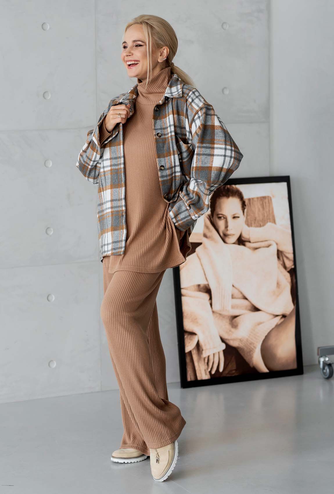 Сіро-коричнева тепла сорочка в клітинку — 704450. Maritel. Зображення 2 Сіро-коричнева тепла сорочка в клітинку — 704450. Maritel. Зображення 2