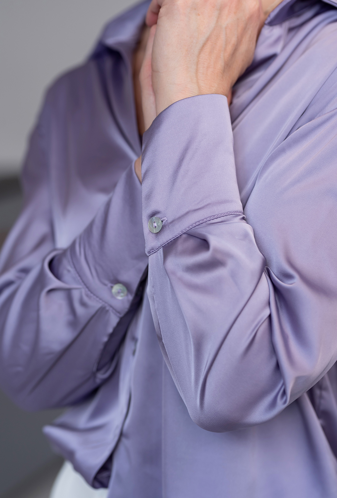 Сиреневая шелковая рубашка — 801932. Maritel. Изображенние 4 Сиреневая шелковая рубашка — 801932. Maritel. Изображенние 4