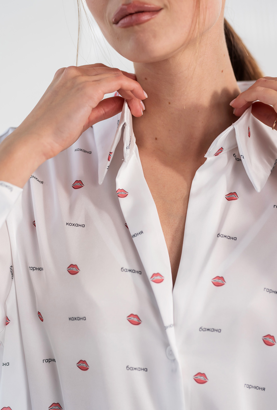 Молочная шелковая рубашка с принтом — 197827. Maritel. Изображенние 2 Молочная шелковая рубашка с принтом — 197827. Maritel. Изображенние 2