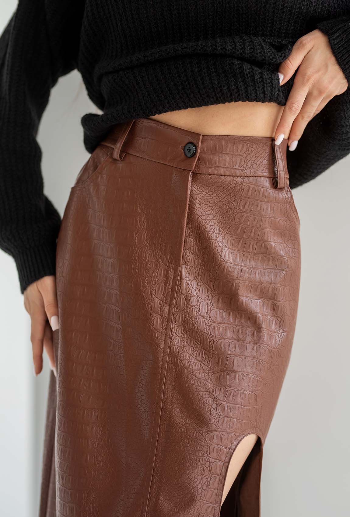 Коричнева спідниця еко-шкіра пітон — 690740. Maritel. Зображення 1