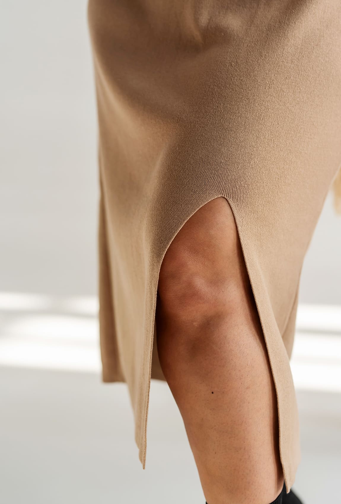 Бежева сукня в'язка міді. Maritel. Зображення 3 Бежева сукня в'язка міді. Maritel. Зображення 3