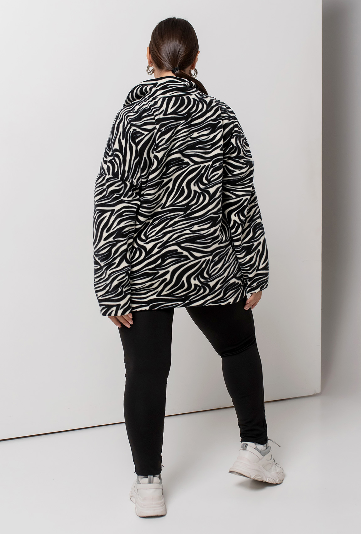 Чорно-біла флісова кофта —  497504. Maritel. Зображення 2 Чорно-біла флісова кофта —  497504. Maritel. Зображення 2