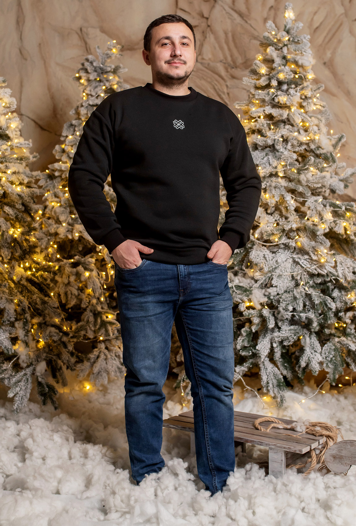 Черный мужской свитшот с вышивкой —  706502. Maritel