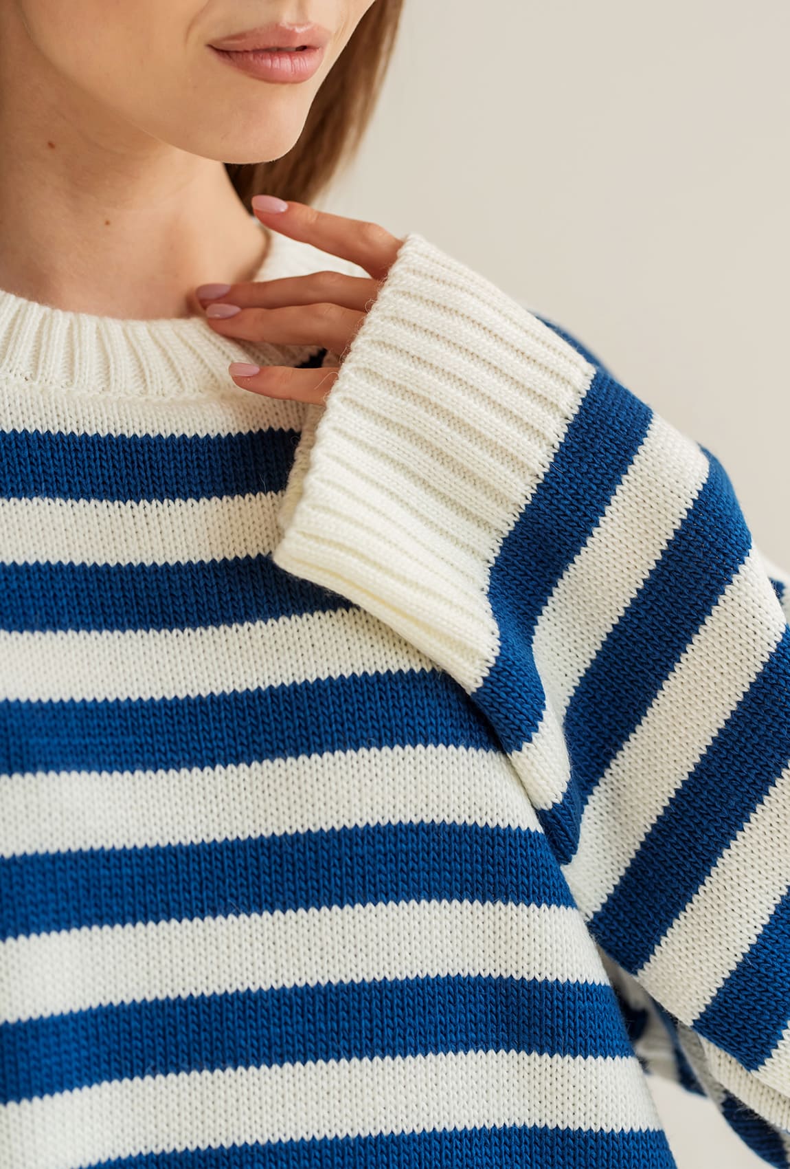 Білий светр у синю смужку —  130062. Maritel. Зображення 2