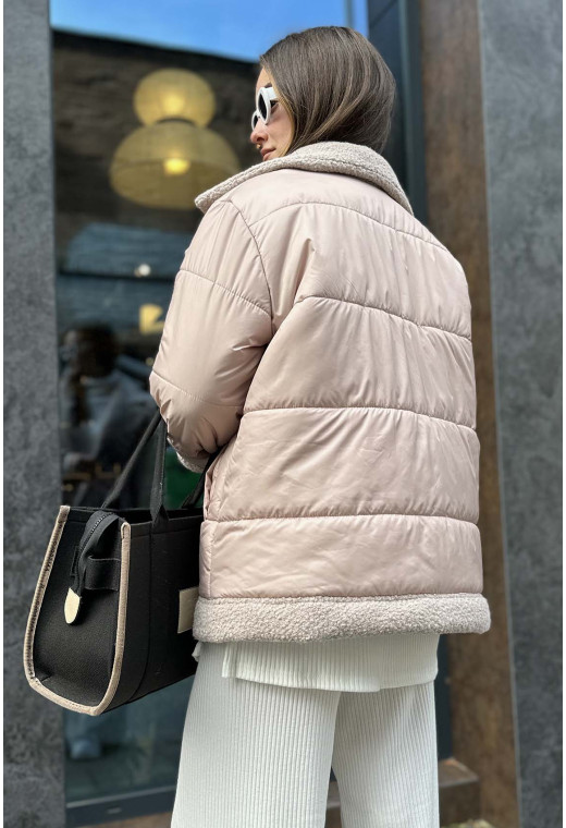 Бежевая куртка баранчик на кнопках — 443968. Maritel. Изображенние 1 Бежевая куртка баранчик на кнопках — 443968. Maritel. Изображенние 1