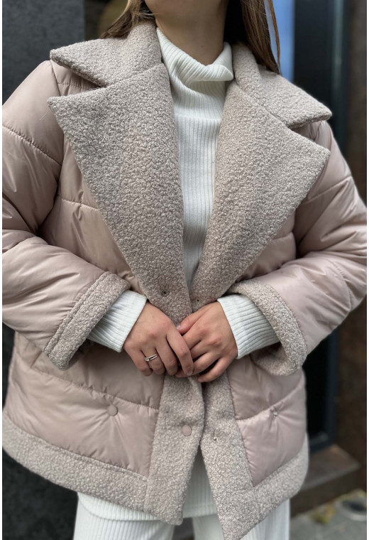 Бежевая куртка баранчик на кнопках — 443968. Maritel. Изображенние 2 Бежевая куртка баранчик на кнопках — 443968. Maritel. Изображенние 2