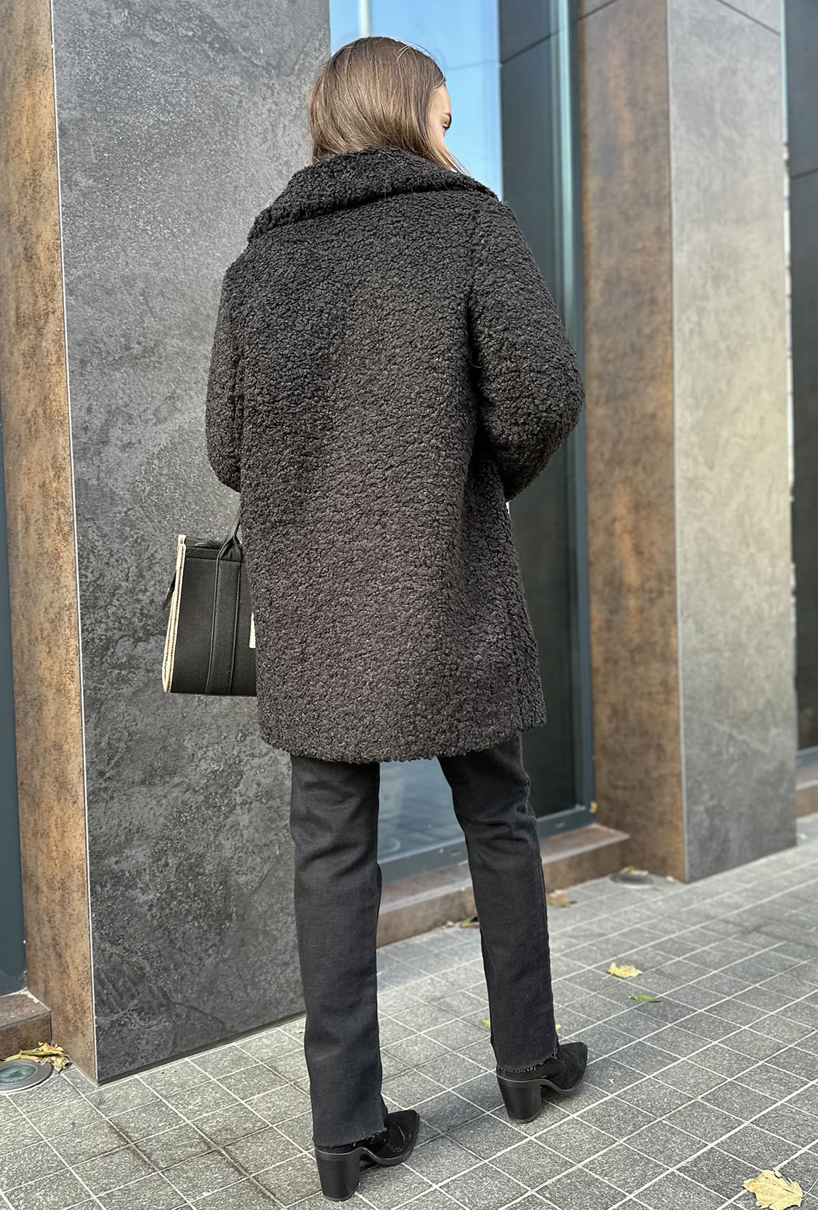 Черная короткая шуба —  421764. Maritel. Изображенние 2